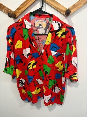 Vintage Club California Vibrant Abstract Red Button-Up Shirt